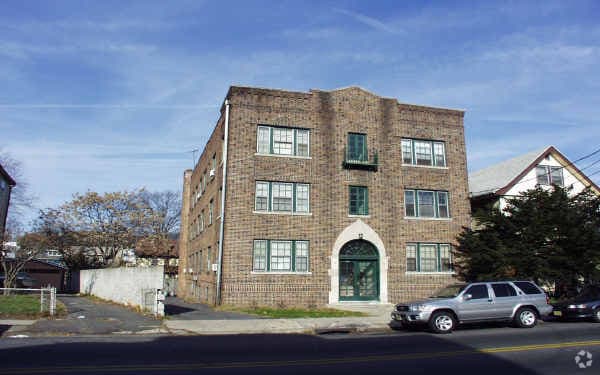 759 Stuyvesant Ave